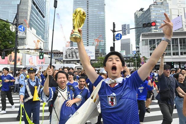 Japan-Tunisia World Cup match draws fans to Tokyo s Shibuya District TOKYO, JAPAN - JUNE 21: Football fans celebrate the victory of Japan team over Tunisia in public areas of Tokyo s Shibuya district, Japan on June 21, 2026, after the FIFA World Cup, WM, Weltmeisterschaft, Fussball 2026 Group F match between Japan and Tunisia being played in Monterrey, Mexico. The match is considered crucial for both teams hopes of advancing to the knockout stage of the tournament. David Mareuil Anadolu Tokyo Japan. Editorial use only. Please get in touch for any other usage.  Copyright: x2026xAnadoluxDavidxMareuilx