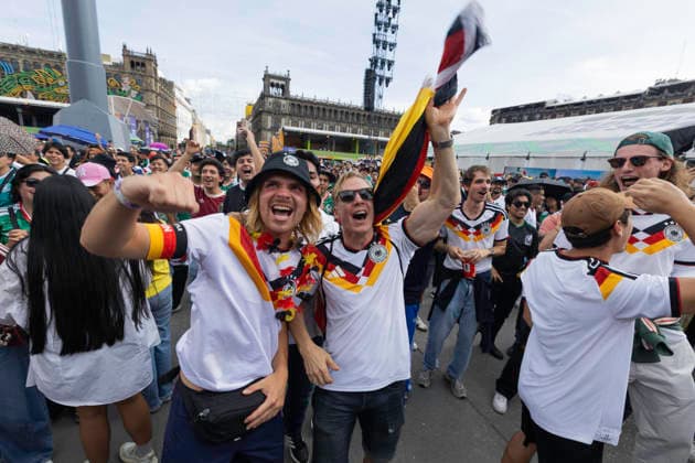Germany Vs Ivory Coast Fan Fest At The Zocalo In Mexico City Supporters and fans of various nationalities watch the 2026 FIFA World Cup, WM, Weltmeisterschaft, Fussball match between Germany and Ivory Coast at the Fan Fest set up in the Zocalo in Mexico City, Mexico, on June 20, 2026. Attendees celebrate Germany s 2-1 victory in the Group E match while participating in activities organized for fans throughout the tournament. Mexico City Mexico  Copyright: xCristianxLeyvax originalFilename:leyva-notitle260620_npe0O.jpg