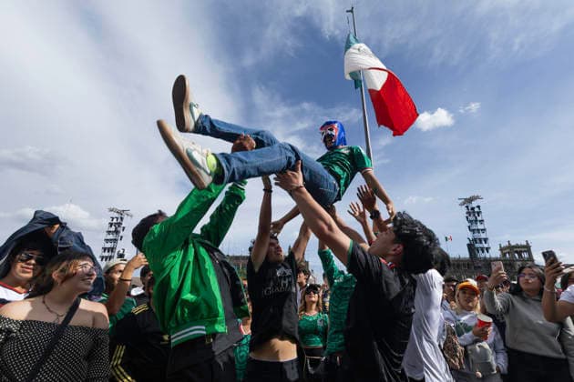 Germany Vs Ivory Coast Fan Fest At The Zocalo In Mexico City Supporters and fans of various nationalities watch the 2026 FIFA World Cup, WM, Weltmeisterschaft, Fussball match between Germany and Ivory Coast at the Fan Fest set up in the Zocalo in Mexico City, Mexico, on June 20, 2026. Attendees celebrate Germany s 2-1 victory in the Group E match while participating in activities organized for fans throughout the tournament. Mexico City Mexico  Copyright: xCristianxLeyvax originalFilename:leyva-notitle260620_npIrs.jpg