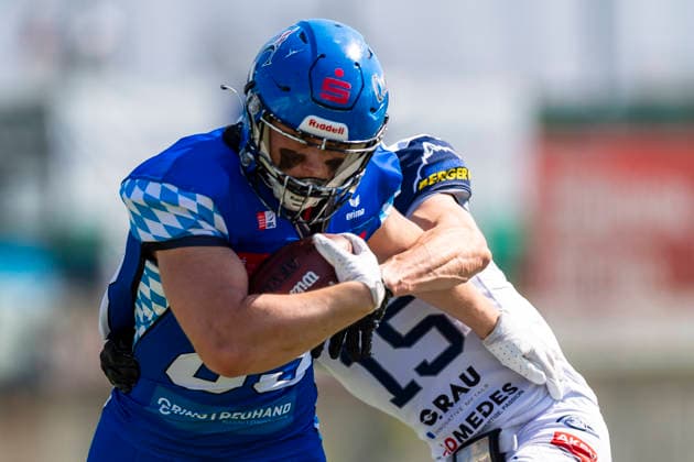 Leon Knoop (Allgaeu Comets, TE, 83) mit Konstantin Katz (Pforzheim Wilddogs, DB, 15) GER, Pforzheim Wilddogs vs Allgaeu Comets, American Football, GFL, Saison 2026, Week 07, 20.06.2026, GER, Pforzheim Wilddogs vs Allgaeu Comets, American Football, GFL, Saison 2026, Week 07, 20.06.2026, Pforzheim *** Leon Knoop, Allgäu Comets, TE, 83, with Konstantin Katz, Pforzheim Wilddogs, DB, 15, GER, Pforzheim Wilddogs vs. Allgäu Comets, American football, GFL, 2026 season, Week 07, June 20, 2026, GER, Pforzheim Wilddogs vs. Allgäu Comets, American Football, GFL, 2026 Season, Week 07, June 20, 2026, Pforzheim,detected_source_language Copyright: xEibner-Pressefoto FlorianxWolfx EP_FWF