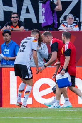 FIFA Fussball Weltmeisterschaft 2026, Gruppe E, Spiel 2, Deutschland vs Elfenbeinküste, 20.06.2026 im Toronto Stadium, Toronto Nico Schlotterbeck (Deutschland) Verletzung Behandlung verletzt *** 2026 FIFA World Cup, Group E, Match 2, Germany vs. Ivory Coast, June 20, 2026, at Toronto Stadium, Toronto; Nico Schlotterbeck (Germany) – injury, treatment, injured,detected_source_language Copyright: xBahhoxKarax