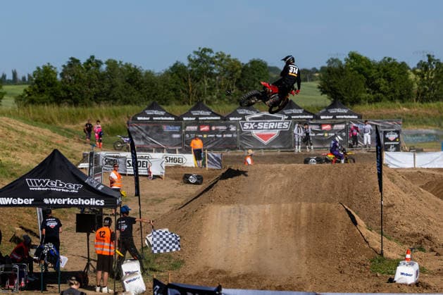 20.06.2026, GER, Motorsport Motocross Supercross, Maenner Frauen Junioren, Saison 2026, SX Series - Amateur Supercross, 1. Meisterschaftslauf Gräfentonna Pius Bergmann 99958 Gemeinde Tonna OT Gräfent MX SX Motocrossstrecke Trai Thüringen Deutschland *** June 20, 2026, GER, Motorsports
