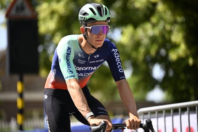 Baloise Belgium Tour 2026 Stage 5 HOEILAART, BELGIUM - JUNE 21 : Ghys Robbe (BEL) of Decathlon CMA CGM Team before the start of the race during stage 5 of the 95th edition of Baloise Tour of Belgium an UCI ProSeries 2.Pro cycling road race stage for Men Elite of 183.6 km with start in Gingelom and finish in Hoeilaart on June 21, 2026 in Hoeilaart, Belgium, 21 06 2026 ( Motordriver Stephan Boone - Hoeilaart Belgium  Copyright: xTomasxSiskx