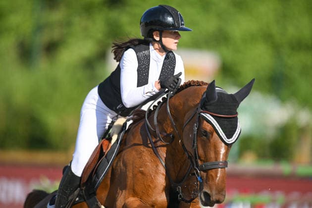 Caroline Baudry sur IN LOVE DES MAJUROS participe au Prix Mairie du 7ème de de la 12ème édition Longines Paris Eiffel Jumping au pied de la Tour Eiffel sur le Champ-de-Mars à Paris, France, le 212 juin 2026. Perusseau-Veeren Bestimage 7th Arrondissement Town Hall Prize during the 12th edition of the Longines Paris Eiffel Jumping at Champ-de-Mars near Eiffel Tower in Paris, France, on June 21, 2026. Paris France  Copyright: xPerusseau-Veerenx xBestimagexPerusseau-Veerenx xBestimagex