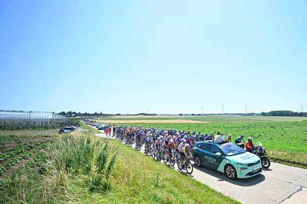 Baloise Belgium Tour 2026 Stage 5 HOEILAART, BELGIUM - JUNE 21 : Illustration picture of the start of the race during stage 5 of the 95th edition of Baloise Tour of Belgium an UCI ProSeries 2.Pro cycling road race stage for Men Elite of 183.6 km with start in Gingelom and finish in Hoeilaart on June 21, 2026 in Hoeilaart, Belgium, 21 06 2026 ( Motordriver Stephan Boone - Hoeilaart Belgium  Copyright: xTomasxSiskx