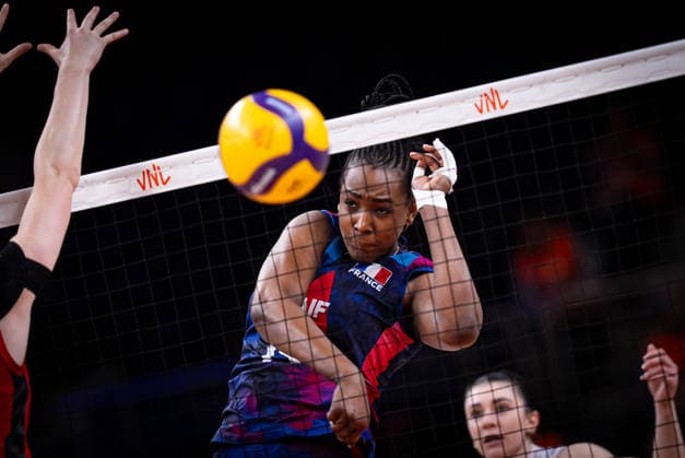 Belgium v France - 2026 FIVB Volleyball Women s Nations League ANKARA, TURKIYE - JUNE 21: France s Amandha Sylves (15) competes against Belgium players during the 2026 FIVB Volleyball Women s Nations League second-week match between Belgium and France at Ankara Sports Hall in Ankara, Turkiye, on June 21, 2026. Betul Abali Anadolu Ankara Turkey. Editorial use only. Please get in touch for any other usage.  Copyright: x2026xAnadoluxBetulxAbalix