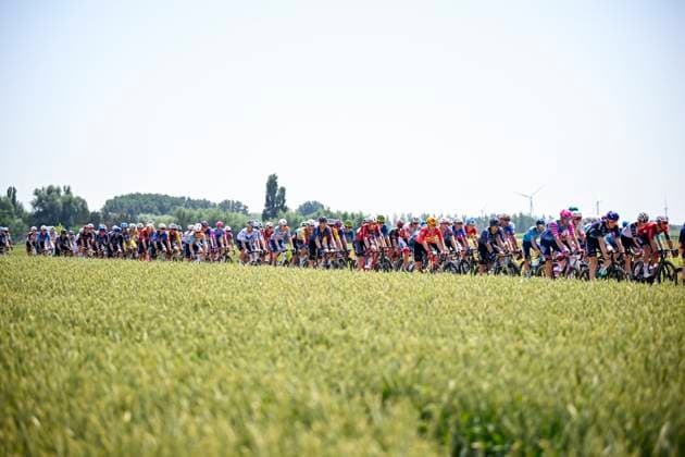 Baloise Belgium Tour 2026 Stage 5 HOEILAART, BELGIUM - JUNE 21 : Illustration picture of the peloton during stage 5 of the 95th edition of Baloise Tour of Belgium an UCI ProSeries 2.Pro cycling road race stage for Men Elite of 183.6 km with start in Gingelom and finish in Hoeilaart on June 21, 2026 in Hoeilaart, Belgium, 21 06 2026 ( Motordriver Stephan Boone - Hoeilaart Belgium  Copyright: xTomasxSiskx