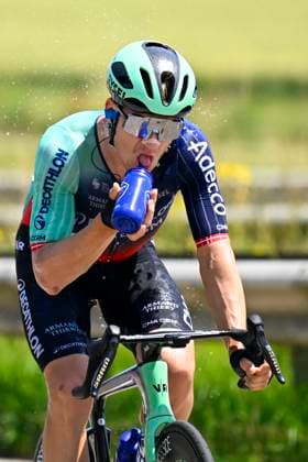 Baloise Belgium Tour 2026 Stage 5 HOEILAART, BELGIUM - JUNE 21 : Rider of Team Decathlon CMA CGM drinking during stage 5 of the 95th edition of Baloise Tour of Belgium an UCI ProSeries 2.Pro cycling road race stage for Men Elite of 183.6 km with start in Gingelom and finish in Hoeilaart on June 21, 2026 in Hoeilaart, Belgium, 21 06 2026 ( Motordriver Stephan Boone - Hoeilaart Belgium  Copyright: xTomasxSiskx