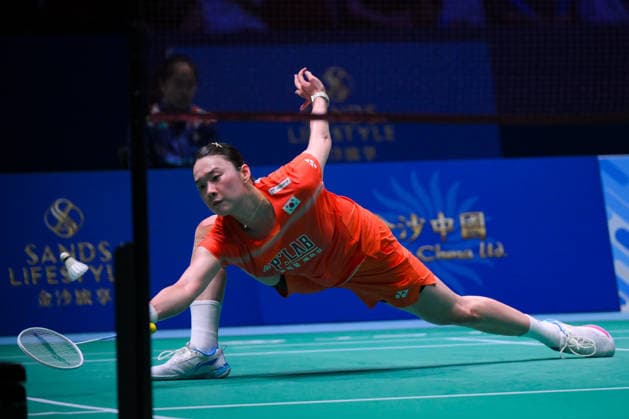 (260621) -- MACAO, June 21, 2026 -- Kim Ga Eun of South Korea hits a return during the women s singles final against Park Ga Eun of South Korea at Macao Open badminton tournament 2026 in Macao, south China, June 21, 2026. Cheong Kam Ka) (SP)CHINA-MACAO-BADMINTON-MACAO OPEN 2026-MEN S SINGLES FINAL (CN) ZhangxJinjia 