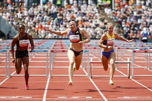 HENGELO - (lr) Alia Armstrong (United States), Nadine Visser (Netherlands), and Marione Fourie (South Africa) in action in the 100-meter hurdles at the 45th edition of the FBK Games. The Netherlands most important international athletics competition is taking place in Hengelo. VINCENT JANNINK ANP xVIxANPxSportx xxANPxIVx 561582864 originalFilename: 561582864.jpg