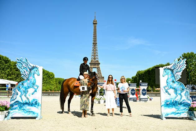 Liv Piris 4ème Sur Liv Piris à la remise du Prix Esthederm avec Virginie Coupérie-Eiffel de la 12ème édition du Longines Paris Eiffel Jumping au pied de la Tour Eiffel sur le Champ-de-Mars à Paris, France, le 21 juin 2026. Perusseau-Veeren Bestimage Esthederm Prize during the 12th edition of the Longines Paris Eiffel Jumping at Champ-de-Mars near Eiffel Tower in Paris, France, on June 21, 2026. Paris France  Copyright: xPerusseau-Veerenx xBestimagexPerusseau-Veerenx xBestimagex