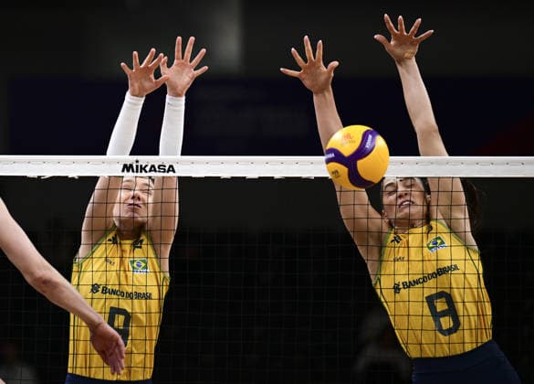 Germany v Brazil - 2026 FIVB Volleyball Women s Nations League ANKARA, TURKIYE - JUNE 21: Brazil s Julia Gambatto Kudiess (8) and Roberta Silva Ratzke (L) during the second-week match between Germany and Brazil in the 2026 FIVB Volleyball Women s Nations League at Ankara Sports Hall in Ankara, Turkiye, on June 21, 2026. Mehmet Futsi Anadolu Ankara Turkey. Editorial use only. Please get in touch for any other usage.  Copyright: x2026xAnadoluxMehmetxFutsix