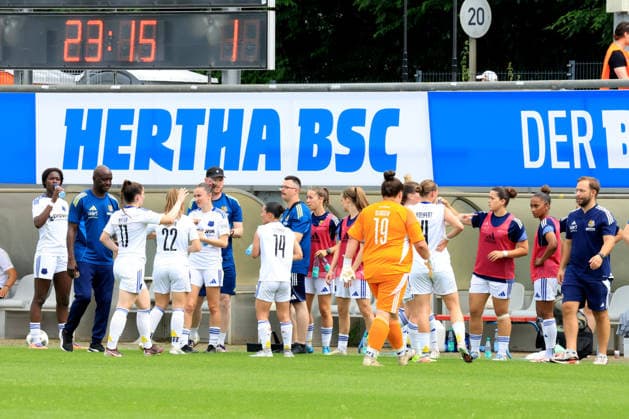 DEU, DFL, 1. FBL Frauen, Hertha BSC vs 1.FC Saarbruecken, 21.06.2026, Amateurstadion, Berlin, DEU, DFL, 1. FBL Frauen, Hertha BSC vs 1.FC Saarbruecken, im Bild Trinkpause, Saarbru?cken-Spielerin *** DEU, DFL, 1st Womens Bundesliga, Hertha BSC vs. 1 FC Saarbrücken, June 21, 2026, Amateur Stadium, Berlin, DEU, DFL, 1st Womens Bundesliga, Hertha BSC vs. 1 FC Saarbrücken, pictured nordphotoxGmbHx xEngler nph00076