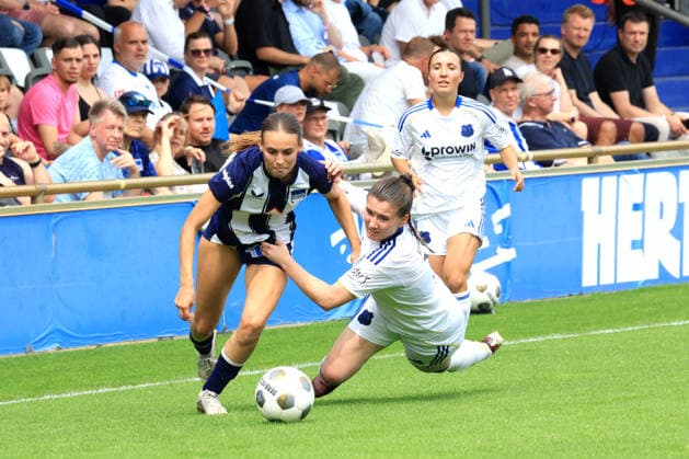 DEU, DFL, 1. FBL Frauen, Hertha BSC vs 1.FC Saarbruecken, 21.06.2026, Amateurstadion, Berlin, DEU, DFL, 1. FBL Frauen, Hertha BSC vs 1.FC Saarbruecken, im Bild LOTTE REIMOLD (Hertha BSC Frauen 28), Lena Reiter (Saarbruecken 11) *** DEU, DFL, 1st Womens Bundesliga, Hertha BSC vs. 1 FC Saarbrücken, June 21, 2026, Amateur Stadium, Berlin, DEU, DFL, 1st Womens Bundesliga, Hertha BSC vs. 1 FC Saarbrücken, pictured nordphotoxGmbHx xEngler nph00076