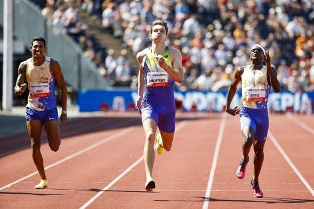 HENGELO - (lr) Matheus Lima (Brazil), Jonas Phijffers (Netherlands), Lee Bhekempilo Eppie (Botswana) in action in the 400 meters at the 45th edition of the FBK Games. The Netherlands most important international athletics competition is taking place in Hengelo. VINCENT JANNINK ANP xVIxANPxSportx xxANPxIVx 561587161 originalFilename: 561587161.jpg