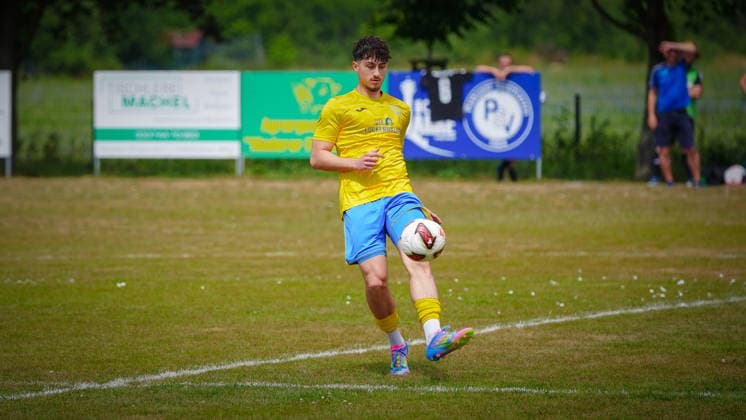 Fußball, Herren, Saison 2026 2027, Freundschaftsspiel, Petkuser SV vs. FSV 63 Luckenwalde, Sonntag 21.06.2026, Sportplatz Petkus, Im Bild: Simo Collins (Luckenwalde) Brandenburg Deutschland *** Soccer, Mens, 2026–2027 Season, Friendly Match, Petkuser SV vs. FSV 63 Luckenwalde, Sunday, June 21, 2026, Petkus Sports Field, Pictured