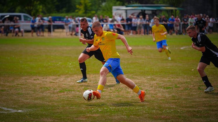 Fußball, Herren, Saison 2026 2027, Freundschaftsspiel, Petkuser SV vs. FSV 63 Luckenwalde, Sonntag 21.06.2026, Sportplatz Petkus, Im Bild: Luca Dahlke (Luckenwalde) Brandenburg Deutschland *** Soccer, Mens, 2026–2027 Season, Friendly Match, Petkuser SV vs. FSV 63 Luckenwalde, Sunday, June 21, 2026, Petkus Sports Field, Pictured