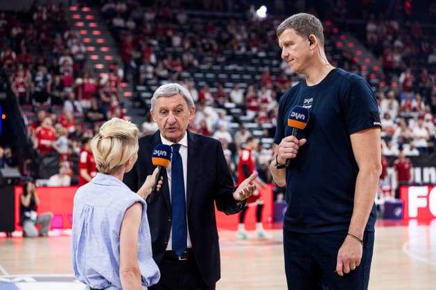 MUNICH, GERMANY - JUNE 21: Svetislav Pesic (Headcoach FC Bayern Muenchen) during tv interviews before the easyCredit Basketball Bundesliga Playoffs Final Game 5 match between FC Bayern Muenchen vs. Alba Berlin at SAP Garden on June 21, 2026 in Munich, Germany. Bavaria Germany Copyright: xSteffiexWunderlx