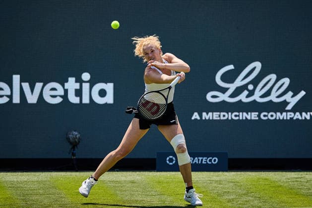 June 21, 2026, Bad Homburg, Hessen, Germany: Katerina Siniakova of Czech Republic returns with backhand to Liudmila Samsonova during the BAD HOMBURG OPEN powered by SOLARWATTT- WTA500 - Womens Tennis, 21.6.2026 in Bad Homburg (Tennis-Club Bad Homburg), Germany - Photo: Tennis 2026: Bad Homburg Open - WTA500: SAMSONOVA 6:3 7:5 SINIAKOVA  - ZUMAs343 20260621_zsp_s343_011 Copyright: xMathiasxSchulzx