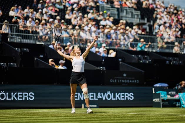 June 21, 2026, Bad Homburg, Hessen, Germany: Katerina Siniakova of Czech Republic serves to Liudmila Samsonova during the BAD HOMBURG OPEN powered by SOLARWATTT- WTA500 - Womens Tennis, 21.6.2026 in Bad Homburg (Tennis-Club Bad Homburg), Germany - Photo: Tennis 2026: Bad Homburg Open - WTA500: SAMSONOVA 6:3 7:5 SINIAKOVA  - ZUMAs343 20260621_zsp_s343_029 Copyright: xMathiasxSchulzx