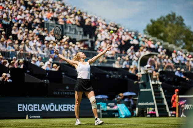 June 21, 2026, Bad Homburg, Hessen, Germany: Katerina Siniakova of Czech Republic serves to Liudmila Samsonova during the BAD HOMBURG OPEN powered by SOLARWATTT- WTA500 - Womens Tennis, 21.6.2026 in Bad Homburg (Tennis-Club Bad Homburg), Germany - Photo: Tennis 2026: Bad Homburg Open - WTA500: SAMSONOVA 6:3 7:5 SINIAKOVA  - ZUMAs343 20260621_zsp_s343_042 Copyright: xMathiasxSchulzx