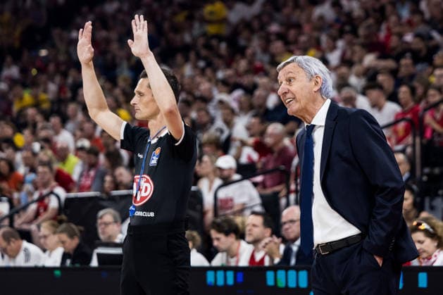 MUNICH, GERMANY - JUNE 21: Svetislav Pesic (Headcoach FC Bayern Muenchen) during the easyCredit Basketball Bundesliga Playoffs Final Game 5 match between FC Bayern Muenchen vs. Alba Berlin at SAP Garden on June 21, 2026 in Munich, Germany. Bavaria Germany Copyright: xSteffiexWunderlx
