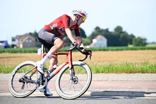Baloise Belgium Tour 2026 Stage 5 HOEILAART, BELGIUM - JUNE 21 : Aerts Toon (BEL) of Lotto Intermarche in action during stage 5 of the 95th edition of Baloise Tour of Belgium an UCI ProSeries 2.Pro cycling road race stage for Men Elite of 183.6 km with start in Gingelom and finish in Hoeilaart on June 21, 2026 in Hoeilaart, Belgium, 21 06 2026 ( Motordriver Stephan Boone - Hoeilaart Belgium  Copyright: xTomasxSiskx