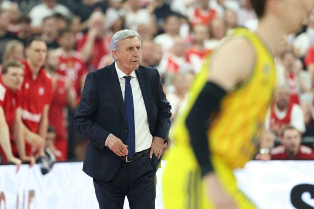 Svetislav Pesic (FC Bayern Basketball, Chef-Trainer), GER, FC Bayern Basketball vs. Alba Berlin, Basketball, easycredit Basketball Bundesliga, Playoffs, Finale, Spiel 5, Saison 2025 2026, 21.06.2026, GER, FC Bayern Basketball vs. Alba Berlin, Basketball, easycredit Basketball Bundesliga, Playoffs, Finale, Spiel 5, Saison 2025 2026, 21.06.2026 Muenchen *** Svetislav Pesic, FC Bayern Basketball, Head Coach, GER, FC Bayern Basketball vs. Alba Berlin, Basketball, easycredit Basketball Bundesliga, Playoffs, Finals, Game 5, 2025–2026 Season, June 21, 2026, GER, FC Bayern Basketball vs. Alba Berlin, Basketball, easycredit Basketball Bundesliga, Playoffs, Finals, Game 5, 2025–2026 Season, June 21, 2026, Munich,detected_source_language Copyright: xEibner-Pressefoto JennixMaulx EP_JML