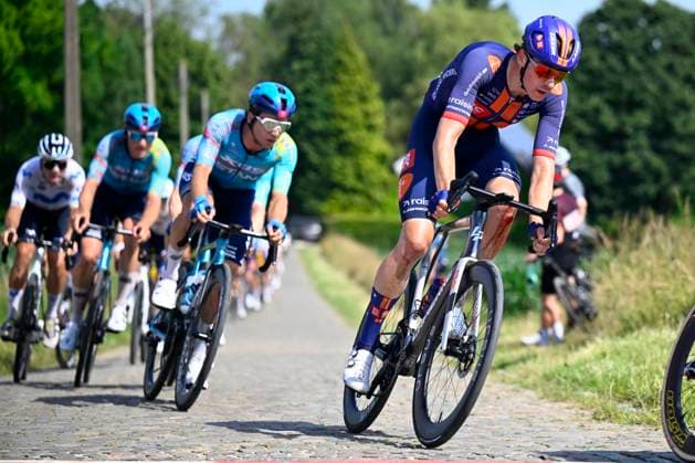 Baloise Belgium Tour 2026 Stage 5 HOEILAART, BELGIUM - JUNE 21 : Rider of Team Picnic PostNL in action during stage 5 of the 95th edition of Baloise Tour of Belgium an UCI ProSeries 2.Pro cycling road race stage for Men Elite of 183.6 km with start in Gingelom and finish in Hoeilaart on June 21, 2026 in Hoeilaart, Belgium, 21 06 2026 ( Motordriver Stephan Boone - Hoeilaart Belgium  Copyright: xTomasxSiskx