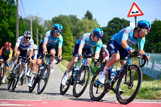 Baloise Belgium Tour 2026 Stage 5 HOEILAART, BELGIUM - JUNE 21 : Riders of Team XDS Astana during stage 5 of the 95th edition of Baloise Tour of Belgium an UCI ProSeries 2.Pro cycling road race stage for Men Elite of 183.6 km with start in Gingelom and finish in Hoeilaart on June 21, 2026 in Hoeilaart, Belgium, 21 06 2026 ( Motordriver Stephan Boone - Hoeilaart Belgium  Copyright: xTomasxSiskx