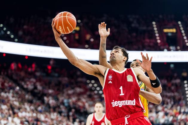 MUNICH, GERMANY - JUNE 21: Oscar da Silva (FC Bayern Muenchen, 1) controls the ball during the easyCredit Basketball Bundesliga Playoffs Final Game 5 match between FC Bayern Muenchen vs. Alba Berlin at SAP Garden on June 21, 2026 in Munich, Germany. Bavaria Germany Copyright: xSteffiexWunderlx