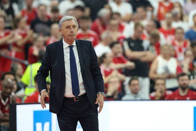 Svetislav Pesic (FC Bayern Basketball, Chef-Trainer), GER, FC Bayern Basketball vs. Alba Berlin, Basketball, easycredit Basketball Bundesliga, Playoffs, Finale, Spiel 5, Saison 2025 2026, 21.06.2026, GER, FC Bayern Basketball vs. Alba Berlin, Basketball, easycredit Basketball Bundesliga, Playoffs, Finale, Spiel 5, Saison 2025 2026, 21.06.2026 Muenchen *** Svetislav Pesic, FC Bayern Basketball, Head Coach, GER, FC Bayern Basketball vs. Alba Berlin, Basketball, easycredit Basketball Bundesliga, Playoffs, Finals, Game 5, 2025–2026 Season, June 21, 2026, GER, FC Bayern Basketball vs. Alba Berlin, Basketball, easycredit Basketball Bundesliga, Playoffs, Finals, Game 5, 2025–2026 Season, June 21, 2026, Munich,detected_source_language Copyright: xEibner-Pressefoto JennixMaulx EP_JML