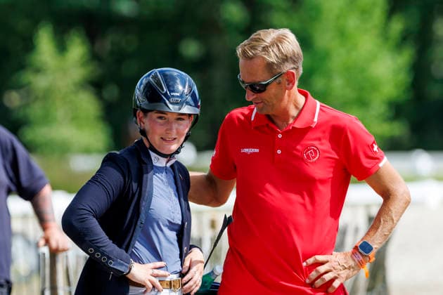 LUHMÜHLEN - Longines Horse Trail 2026, LUHMÜHLEN - Longines Horse Trail 2026 MINDER Nadja (SUI), DOEHRING Marcus (Disziplintrainer SUI) Teilprüfung Springen Show Jumping CCI4*-S Meßmer Trophy Deutsche Meisterschaft 2026 Luhmühlen, Turniergelände 21. June 2026 - *** LUHMÜHLEN Longines Horse Trail 2026, LUHMÜHLEN Longines Horse Trail 2026 MINDER Nadja SUI, Marcus Doehring, Discipline Coach, SUI, Show Jumping CCI4 S Meßmer Trophy German Championship 2026, Luhmühlen, Competition Grounds, June 21, 2026,detected_source_language