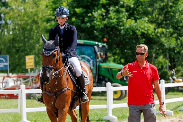 LUHMÜHLEN - Longines Horse Trail 2026, LUHMÜHLEN - Longines Horse Trail 2026 MINDER Nadja (SUI), Top Job s Jalisco, DOEHRING Marcus (Disziplintrainer SUI) Teilprüfung Springen Show Jumping CCI4*-S Meßmer Trophy Deutsche Meisterschaft 2026 Luhmühlen, Turniergelände 21. June 2026 - *** LUHMÜHLEN Longines Horse Trail 2026, LUHMÜHLEN Longines Horse Trail 2026 MINDER Nadja SUI, Top Job s Jalisco, DOEHRING Marcus, Discipline Coach (SUI), Show Jumping CCI4 S Meßmer Trophy German Championship 2026, Luhmühlen, Competition Grounds, June 21, 2026,detected_source_language