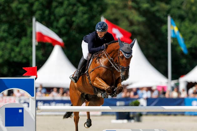 LUHMÜHLEN - Longines Horse Trail 2026, LUHMÜHLEN - Longines Horse Trail 2026 MINDER Nadja (SUI), Top Job s Jalisco Teilprüfung Springen Show Jumping CCI4*-S Meßmer Trophy Deutsche Meisterschaft 2026 Luhmühlen, Turniergelände 21. June 2026 - *** LUHMÜHLEN Longines Horse Trail 2026, LUHMÜHLEN Longines Horse Trail 2026 MINDER Nadja SUI, Top Job’s Jalisco, Show Jumping CCI4 S Meßmer Trophy German Championship 2026 Luhmühlen, Competition Grounds, June 21, 2026,detected_source_language