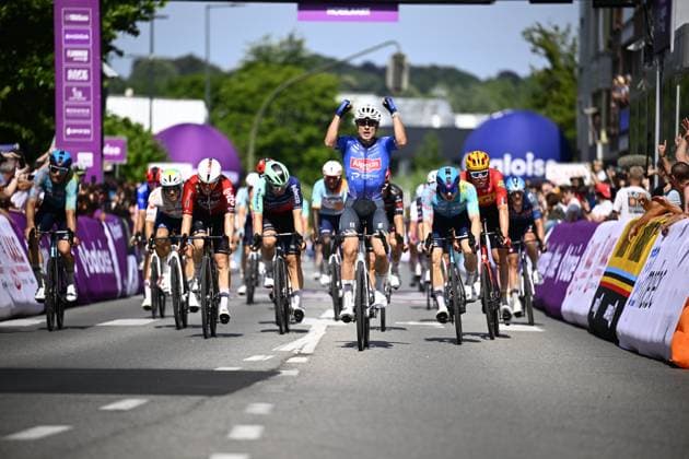 Baloise Belgium Tour 2026 Stage 5 HOEILAART, BELGIUM - JUNE 21 : Philipsen Jasper (BEL) of Alpecin Premier Tech celebrating his victory during stage 5 of the 95th edition of Baloise Tour of Belgium an UCI ProSeries 2.Pro cycling road race stage for Men Elite of 183.6 km with start in Gingelom and finish in Hoeilaart on June 21, 2026 in Hoeilaart, Belgium, 21 06 2026 ( Motordriver Stephan Boone - Hoeilaart Belgium  Copyright: xTomasxSiskx