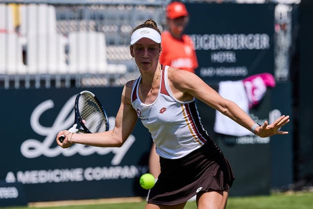 June 21, 2026, Bad Homburg, Hessen, Germany: Sinja Kraus of Austria returns with forehand to Renata Zarazua of Mexico during the BAD HOMBURG OPEN powered by SOLARWATTT- WTA500 - Womens Tennis, 21.6.2026 in Bad Homburg (Tennis-Club Bad Homburg), Germany - Photo: Tennis 2026: Bad Homburg Open - WTA500: KRAUS 6:2 7:5 ZARAZUA  - ZUMAs343 20260621_zsp_s343_067 Copyright: xMathiasxSchulzx