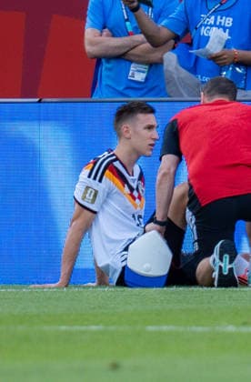 FIFA Fussball Weltmeisterschaft 2026, Gruppe E, Spiel 2, Deutschland vs Elfenbeinküste, 20.06.2026 im Toronto Stadium, Toronto Nico Schlotterbeck (Deutschland) Verletzung Behandlung verletzt *** 2026 FIFA World Cup, Group E, Match 2, Germany vs. Ivory Coast, June 20, 2026, at Toronto Stadium, Toronto; Nico Schlotterbeck (Germany) – injury, treatment, injured,detected_source_language Copyright: xBahhoxKarax