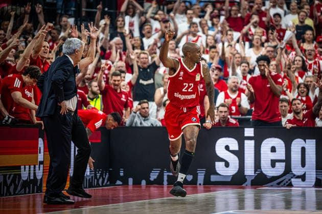 Basketball München 21.06.2026 Saison 2025 2026 EasyCredit BBL 1. Bundesliga Playoffs Finale Spiel 5 Männer, Herren FC Bayern München - Alba Berlin Isiaha Mike (München, No.22) Jubel *** Basketball Munich June 21, 2026 2025–2026 Season EasyCredit BBL 1 Bundesliga Playoffs Finals Game 5 Mens Division FC Bayern Munich vs. Alba Berlin Isiaha Mike (Munich, No. 22) Celebrates,detected_source_language