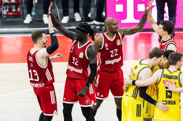 MUNICH, GERMANY - JUNE 21: Andreas Andi Obst (FC Bayern Muenchen, 13) and Wenyen Gabriel (FC Bayern Muenchen, 32) high five during the easyCredit Basketball Bundesliga Playoffs Final Game 5 match between FC Bayern Muenchen vs. Alba Berlin at SAP Garden on June 21, 2026 in Munich, Germany. Bavaria Germany Copyright: xSteffiexWunderlx