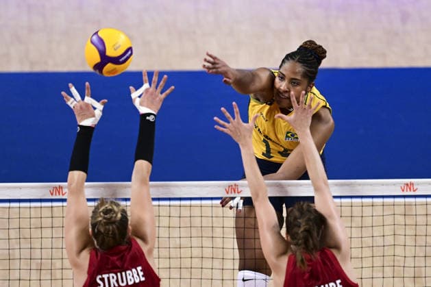 Germany v Brazil - 2026 FIVB Volleyball Women s Nations League ANKARA, TURKIYE - JUNE 21: Ana Cristina Menezes Oliveira de Souza (14) of Brazil in action during match between Germany and Brazil in the 2026 FIVB Volleyball Women s Nations League at Ankara Sports Hall in Ankara, Turkiye, on June 21, 2026. Mehmet Futsi Anadolu Ankara Turkey. Editorial use only. Please get in touch for any other usage.  Copyright: x2026xAnadoluxMehmetxFutsix