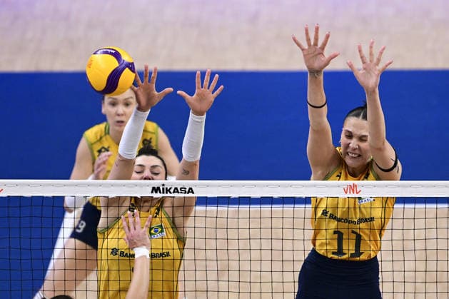 Germany v Brazil - 2026 FIVB Volleyball Women s Nations League ANKARA, TURKIYE - JUNE 21: Luzia da Silva Nezzo (11) and Rosamaria Montibeller (L) of Brazil in action during match between Germany and Brazil in the 2026 FIVB Volleyball Women s Nations League at Ankara Sports Hall in Ankara, Turkiye, on June 21, 2026. Mehmet Futsi Anadolu Ankara Turkey. Editorial use only. Please get in touch for any other usage.  Copyright: x2026xAnadoluxMehmetxFutsix