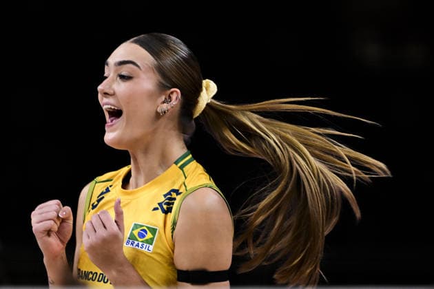 Germany v Brazil - 2026 FIVB Volleyball Women s Nations League ANKARA, TURKIYE - JUNE 21: Helena Wenk Hoengen (15) of Brazil in action during match between Germany and Brazil in the 2026 FIVB Volleyball Women s Nations League at Ankara Sports Hall in Ankara, Turkiye, on June 21, 2026. Mehmet Futsi Anadolu Ankara Turkey. Editorial use only. Please get in touch for any other usage.  Copyright: x2026xAnadoluxMehmetxFutsix