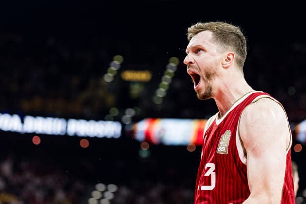 MUNICH, GERMANY - JUNE 21: Andreas Andi Obst (FC Bayern Muenchen, 13) cheers, emotional during the easyCredit Basketball Bundesliga Playoffs Final Game 5 match between FC Bayern Muenchen vs. Alba Berlin at SAP Garden on June 21, 2026 in Munich, Germany. Bavaria Germany Copyright: xSteffiexWunderlx