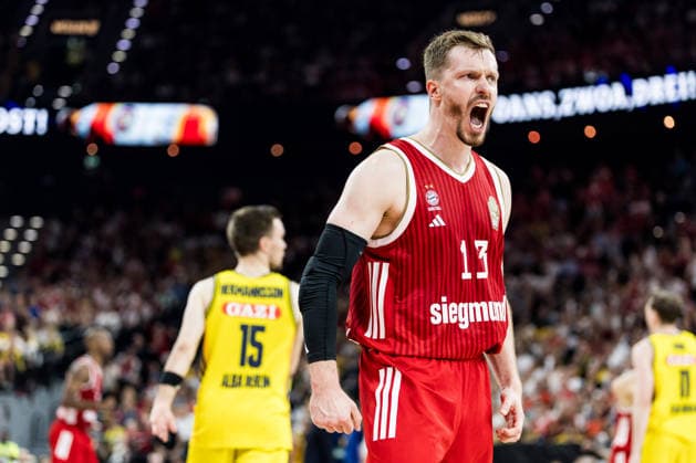 MUNICH, GERMANY - JUNE 21: Andreas Andi Obst (FC Bayern Muenchen, 13) cheering, emotional during the easyCredit Basketball Bundesliga Playoffs Final Game 5 match between FC Bayern Muenchen vs. Alba Berlin at SAP Garden on June 21, 2026 in Munich, Germany. Bavaria Germany Copyright: xSteffiexWunderlx