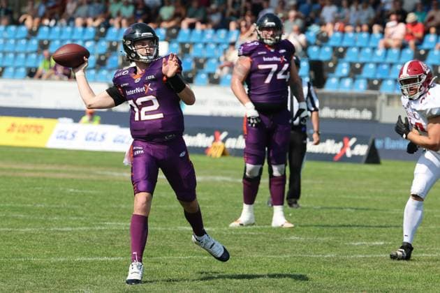 erfolgreicher Wurf durch Quarterback Ethan Garbers (Frankfurt Galaxy Nr. 12) , Frankfurt Galaxy - Prague Lions, American Football, EFA, The European Football Alliance, Saison 2026, Bornheimer Hang, 21.06.2026, Frankfurt Bornheimer Hang Deutschland *** Successful pass by quarterback Ethan Garbers, No. 12 of the Frankfurt Galaxy, Frankfurt Galaxy vs. Prague Lions, American football, EFA, The European Football Alliance, 2026 season, Bornheimer Hang, June 21, 2026, Frankfurt Bornheimer Hang, Germany,detected_source_language