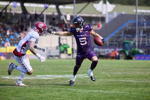 Frankfurt Galaxy - Prag Lions, American Football, European Football Alliance (EFA), Saison 2026, 21.06.2026. 5 Paul Kavadia-Lenhardt (WR, Frankfurt Galaxy) im Spiel zwischen Frankfurt Galaxy und Prague Lions in der European Football Alliance (EFA) in Frankfurt am Main, Deutschland. Hessen Deutschland *** Frankfurt Galaxy vs. Prague Lions, American Football, European Football Alliance (EFA), 2026 Season, June 21, 2026, 5 Paul Kavadia Lenhardt, WR, Frankfurt Galaxy, in the game between the Frankfurt Galaxy and the Prague Lions in the European Football Alliance (EFA) in Frankfurt am Main, Hesse, Germany,detected_source_language PRGatFGY_SCHRICK_DSK_5843