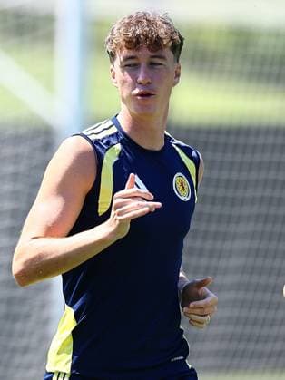 Jack Hendry of Scotland Scotland Training and press conference, PK, Pressekonferenz 2026 FIFA World Cup, WM, Weltmeisterschaft, Fussball Football, Atrium Health Performance Park, Charlotte, USA - 21 Jun 2026Charlotte Atrium Health Performance Park United States of America EDITORIAL USE ONLY No use with unauthorised audio, video, data, fixture lists, club league logos or live services. Online in-match use limited to 120 images, no video emulation. No use in betting, games or single club league player publications.  Copyright: xMichaelxZemanek Shutterstockx 16928934d