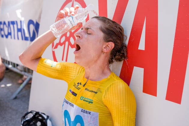 VILLARS-SUR-OLLON, SWITZERLAND - JUNE 21: Marlen Reusser of Switzerland and Movistar Team cooling after the 89th Tour de Suisse 2026 on June 21, 2026 in Villars-sur-Ollon, Switzerland. *** VILLARS SUR OLLON, SWITZERLAND, JUNE 21 Marlen Reusser of Switzerland and the Movistar Team cooling off after the 89th Tour de Suisse 2026 on June 21, 2026, in Villars sur Ollon, Switzerland,detected_source_language Copyright: xJustPictures.ch PascalxvonxBürenx jp-en-EuSpIm-Pavo_Fotografie-00338