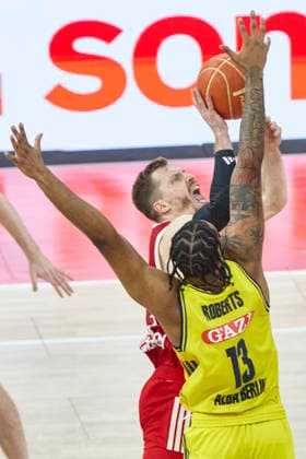 Deutsche Basketball Bundesliga (BBL), FC Bayern München Basketball vs ALBA Berlin, München FC Bayern Basketball, Berlin ALBA, 2026-06-21 in München (SAP Garden) OBST Andreas (FC Bayern München Basketball Shooting Guard (SG) Nr13-FCBB13), ROBERTS J wan (ALBA Berlin Center (C) Nr13-BER13) sportworld München SAP Garden Bayern Deutschland *** German Basketball Bundesliga (BBL), FC Bayern Munich Basketball vs. ALBA Berlin, Munich FC Bayern Basketball, Berlin ALBA, June 21, 2026, at SAP Garden in Munich OBST Andreas FC Bayern Munich Basketball Shooting Guard SG No. 13 FCBB13, ROBERTS J. Wan ALBA Berlin Center C No. 13 BER13 Sportworld Munich SAP Garden Bayern Germany,detected_source_language